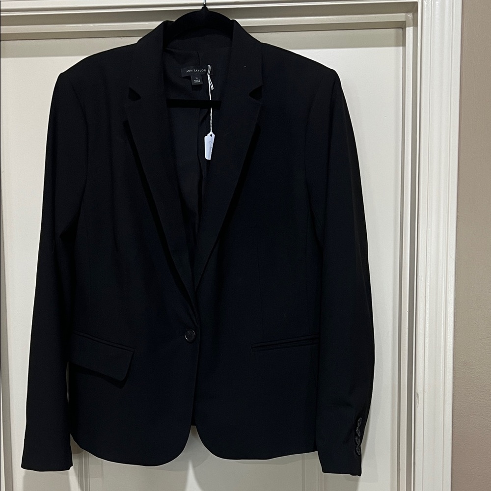WINTER CLEARANCE Ann Taylor Classic Black Blazer size 14 NWOT
